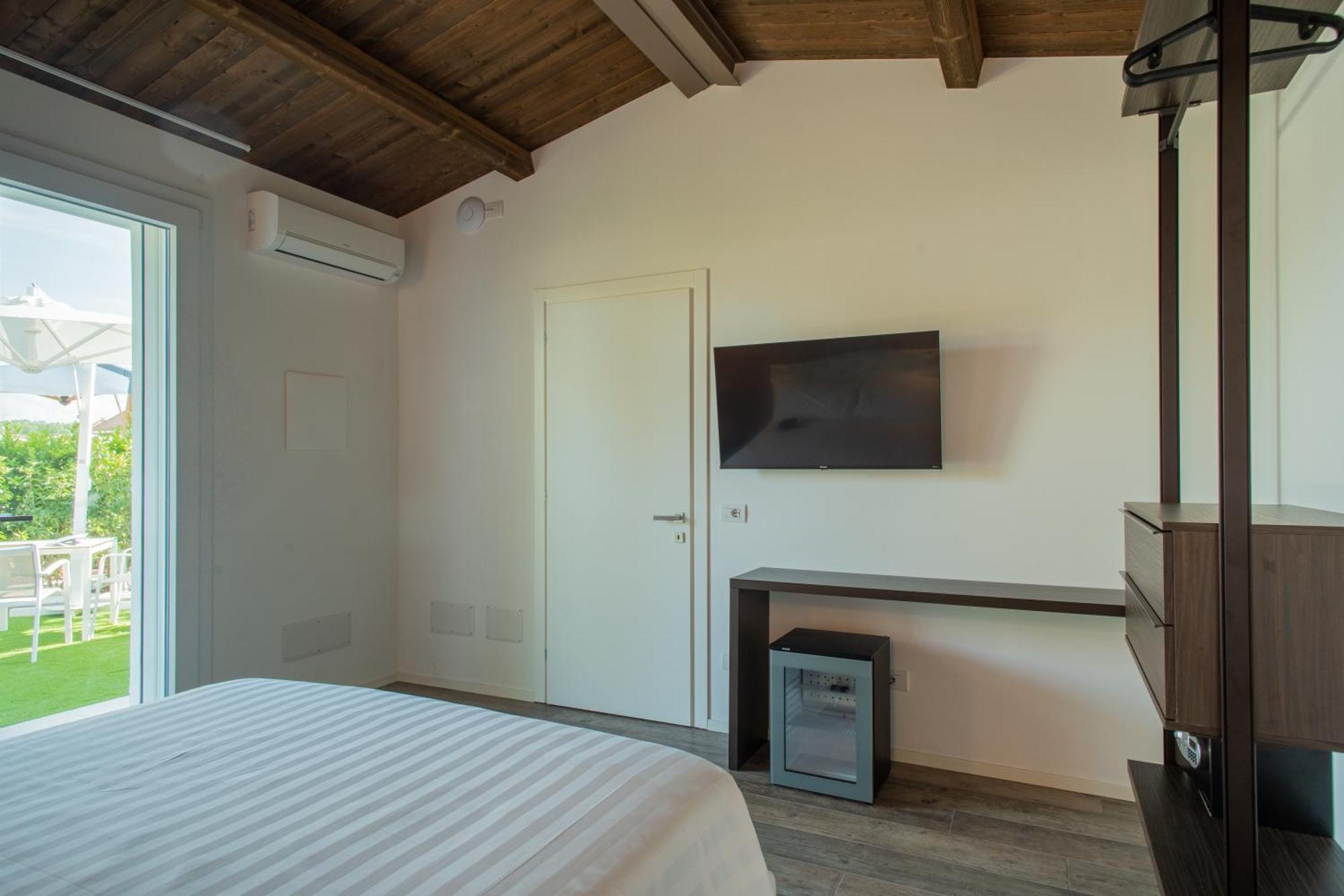 Fiori Di Cardo - Agrimare Villa Cervia Exterior photo